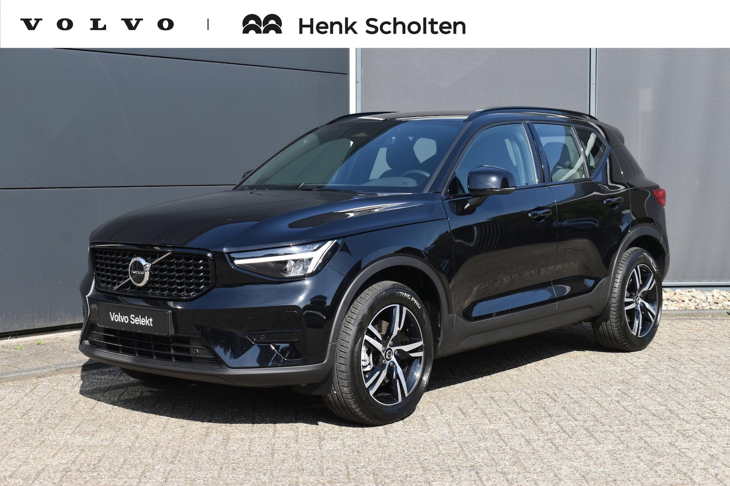 Volvo XC40 - B4 Plus Dark | Trekhaak | Verwarmbare voorstoelen en stuurwiel | Premium audio by Harman K - AutoWereld.nl