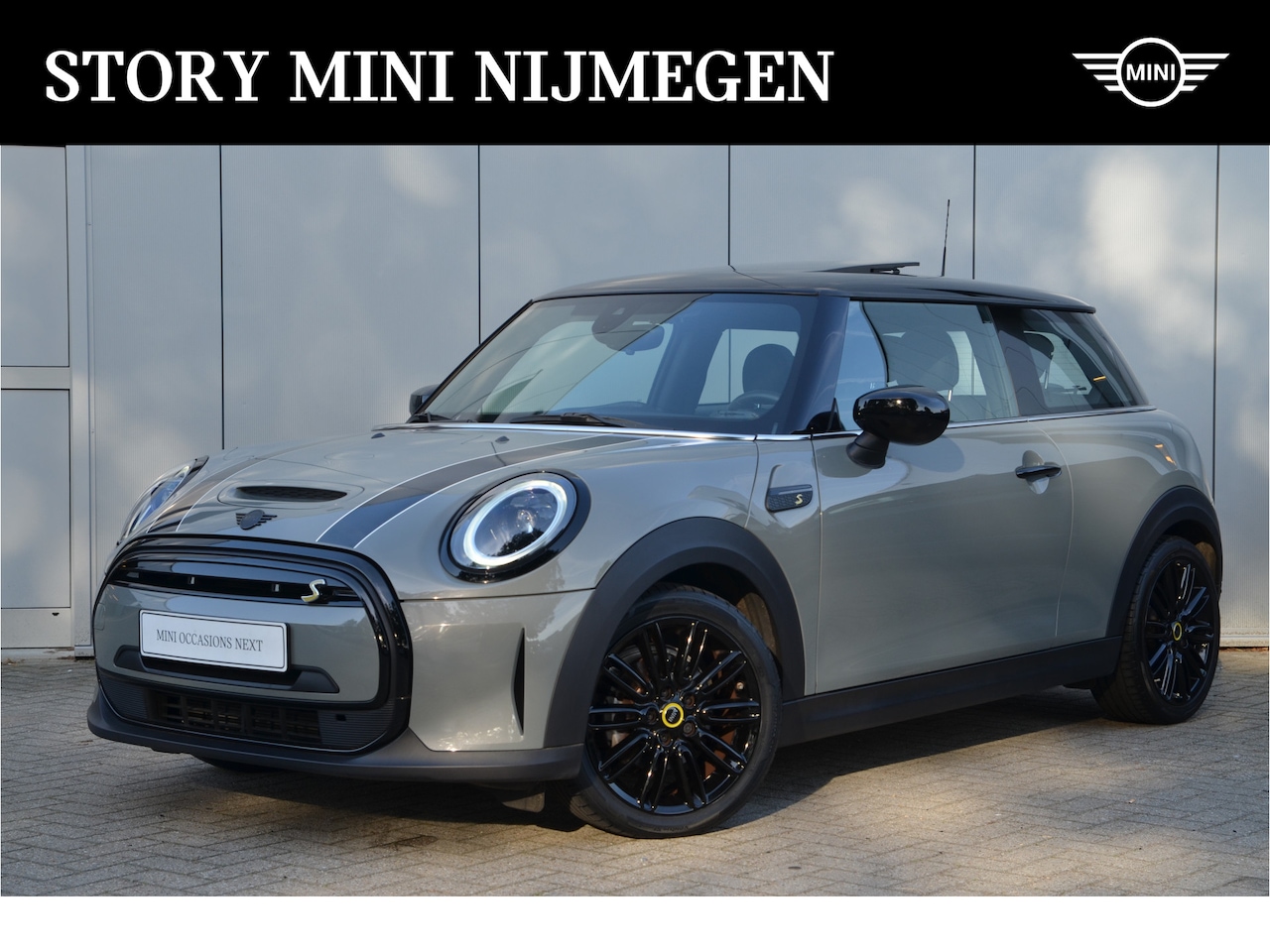 MINI Electric - Classic / Panoramadak / Sportstoelen / Achteruitrijcamera / Cruise Control / LED / 17 inch - AutoWereld.nl