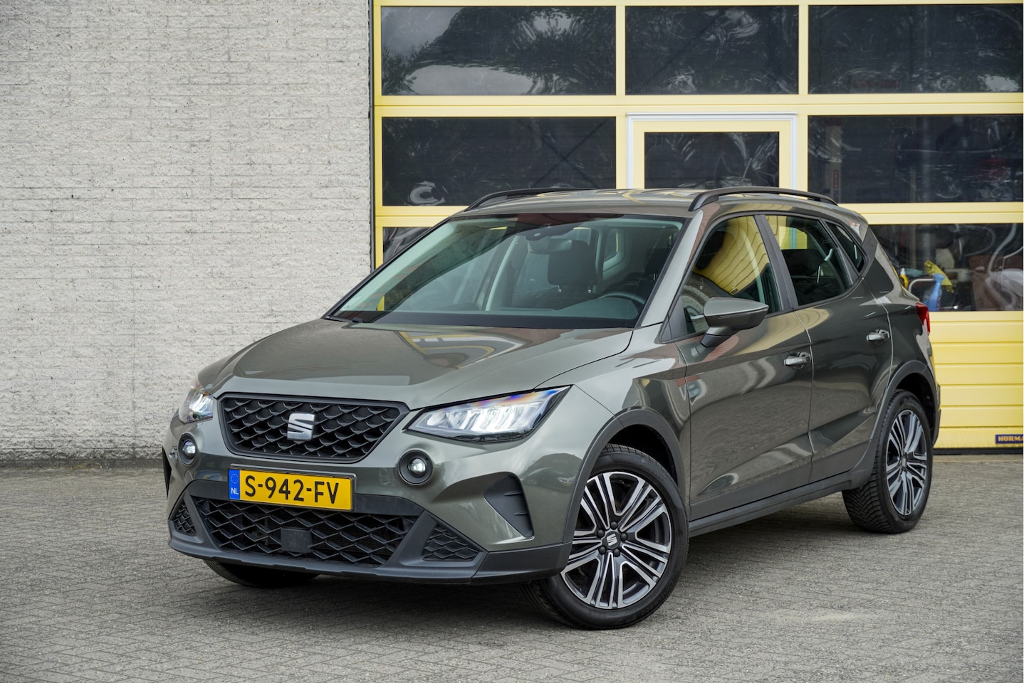 SEAT Arona - 1.0 TSI Style BJ2023 Lmv 17" | Led | Pdc | App-Connect | Virtual cockpit | Climate control - AutoWereld.nl