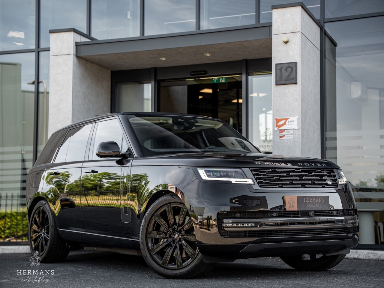 Land Rover Range Rover - 3.0 P550e HSE PHEV / Meridian 3D / HUD / Pano / Massage / Smart View - AutoWereld.nl