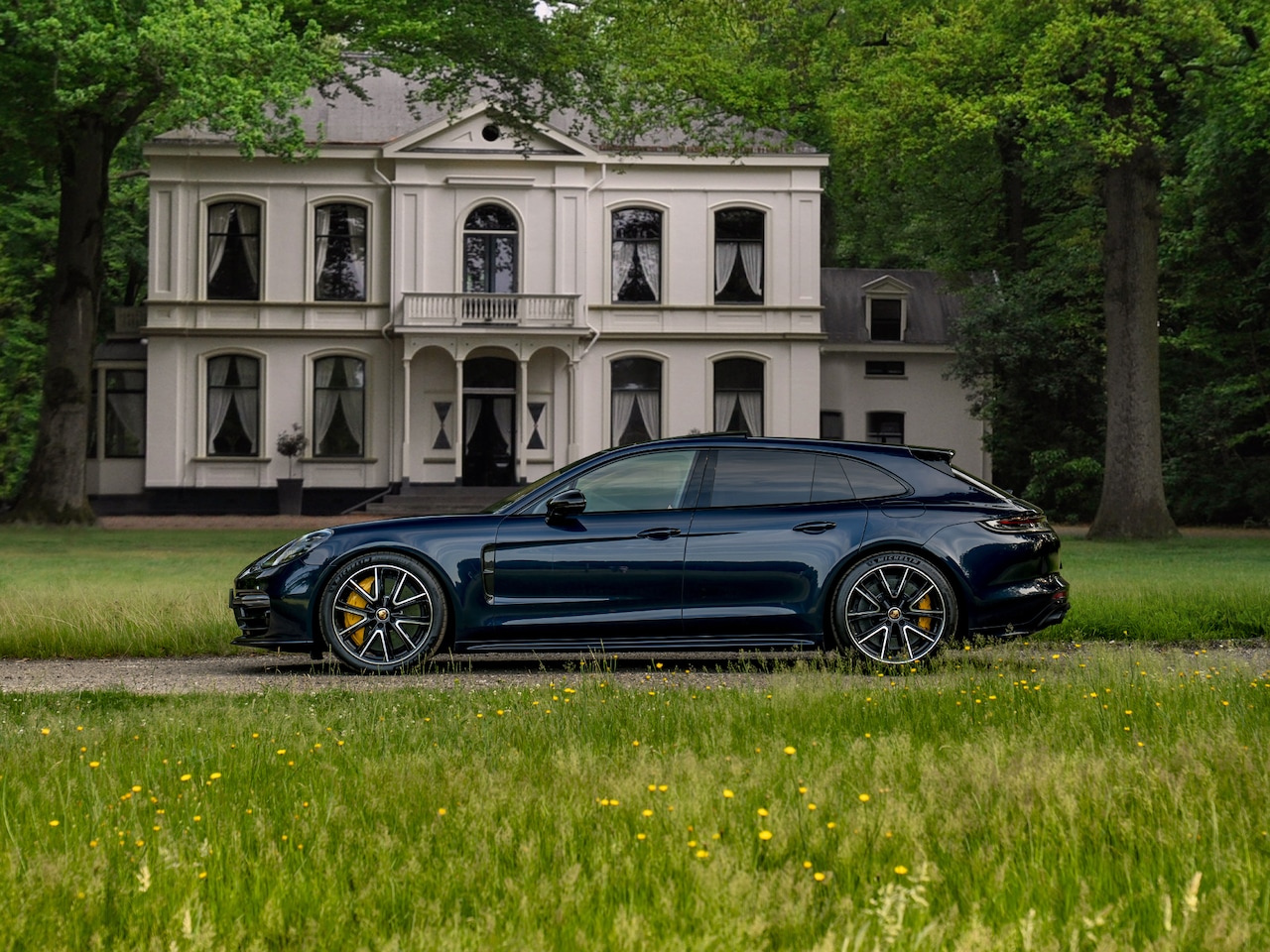 Porsche Panamera Sport Turismo - 4.0 Turbo S E-Hybrid | Full! | Burmester | Pano-dak | Carbon | Stoelventilatie - AutoWereld.nl