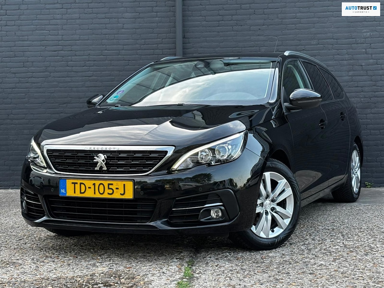 Peugeot 308 SW - 1.2 PureTech Blue Lease Executive PDC | NAVI | CRUISE | NWE APK - AutoWereld.nl