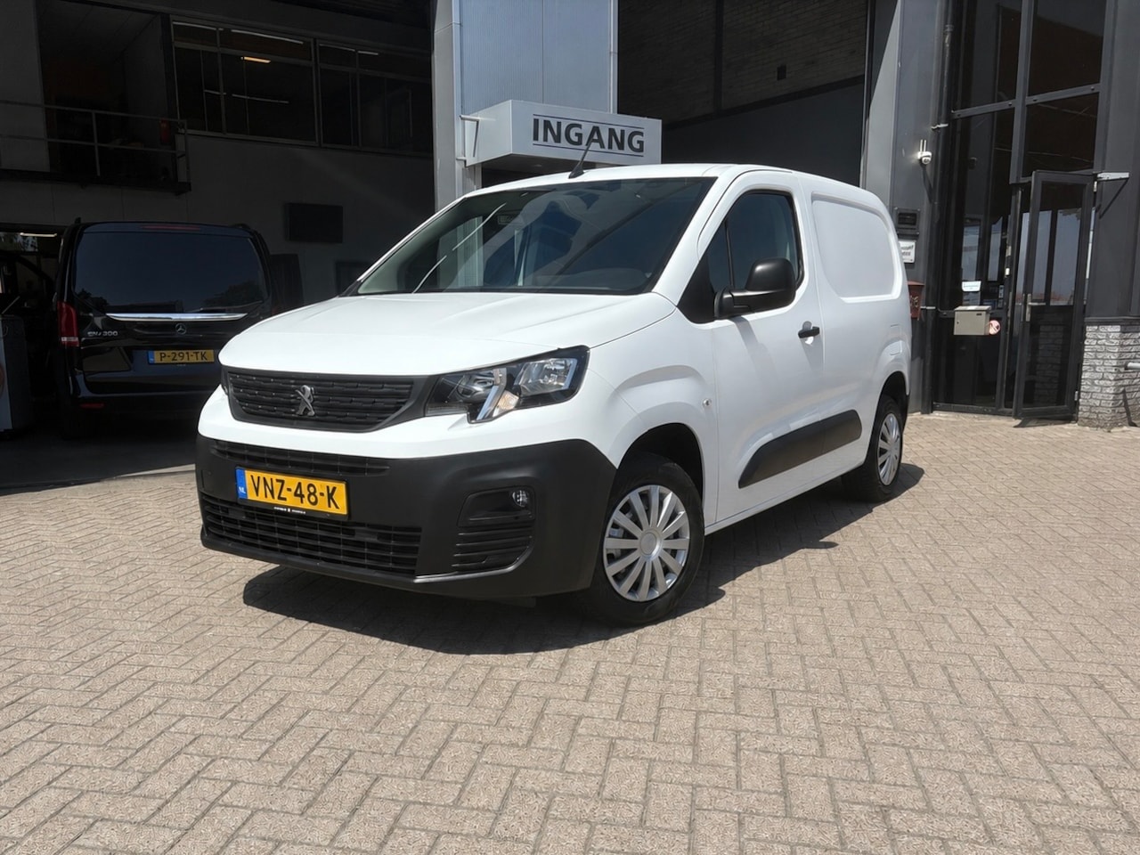 Peugeot Partner - 1.5 BlueHDI Premium - AutoWereld.nl