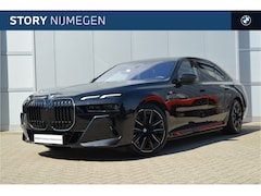 BMW i7 - eDrive50 M Sport / Panoramadak Sky Lounge / Connoisseur Pack / Massagestoelen / Stoelventi