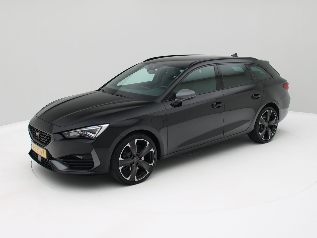 CUPRA Leon Sportstourer - 1.4 e-Hybrid VZ Business 245pk / Navi / Origineel NL - AutoWereld.nl
