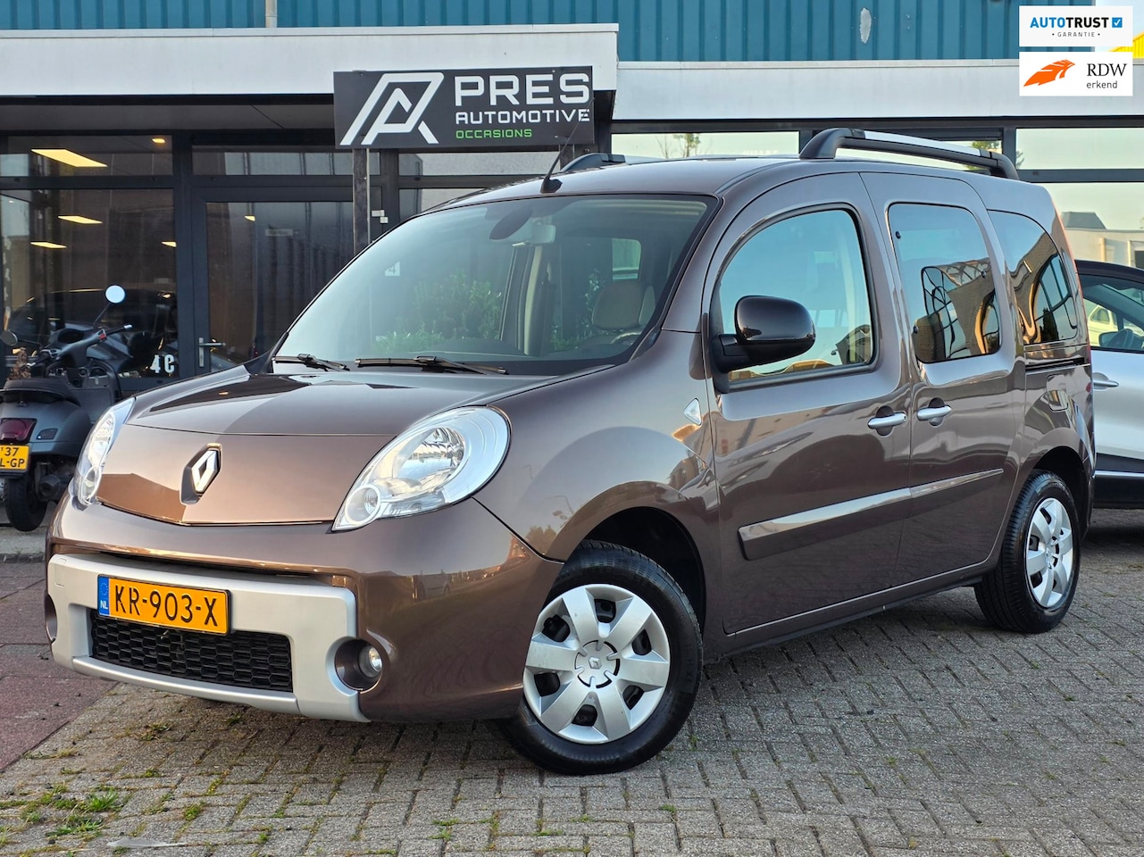 Renault Kangoo Family - 1.6-16V Privilège |AUTOMAAT|NAVI|CLIMA - AutoWereld.nl