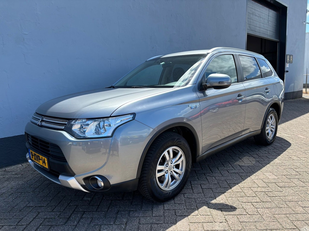 Mitsubishi Outlander - 2.0 PHEV Business Edition X-Line - Trekhaak - AutoWereld.nl