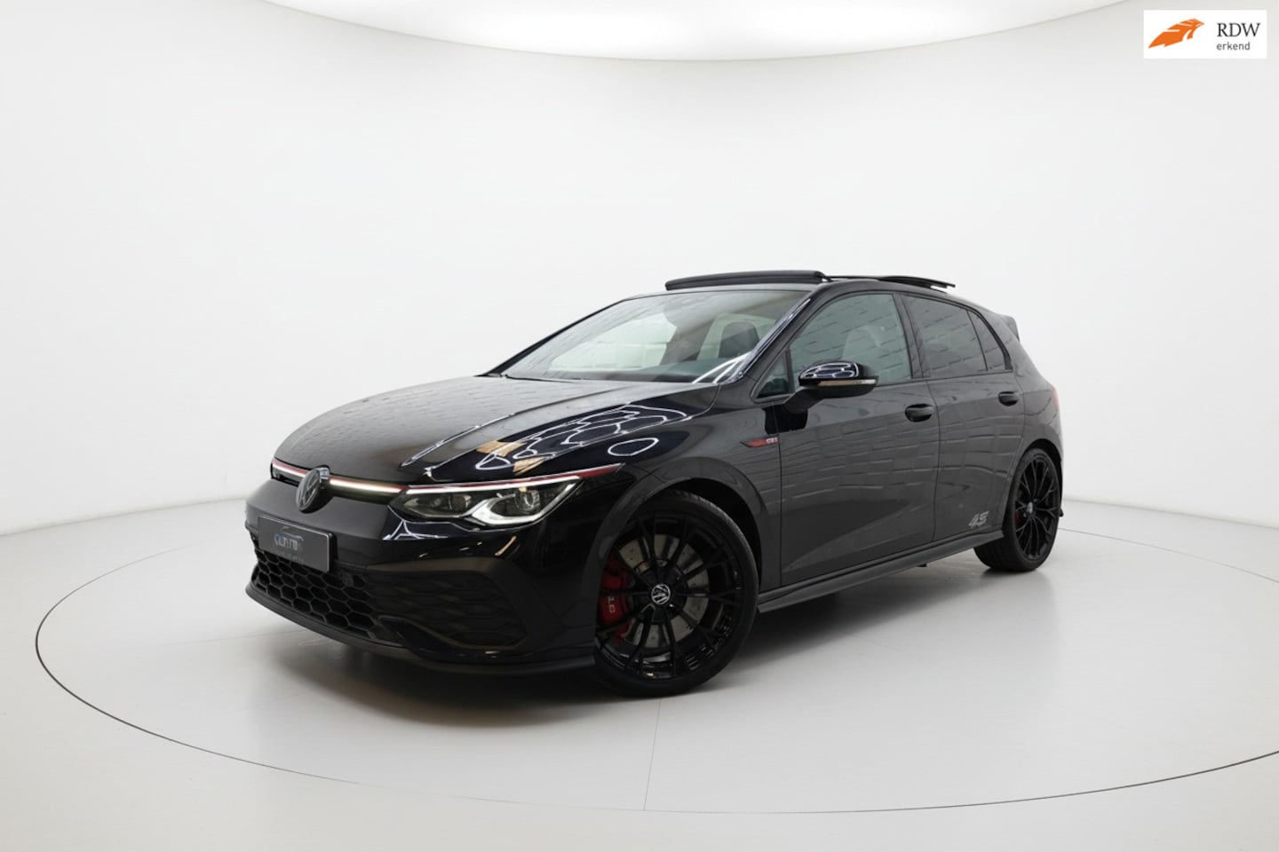 Volkswagen Golf - 2.0 TSI CLUBSPORT 45 JAHRE PANO IQ LEER - AutoWereld.nl