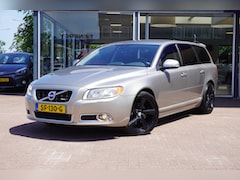 Volvo V70 - 2.0 T5 Momentum Automaat | Airco | Navigatie | Vol opties | Youyngtimer | R Design | Inrui