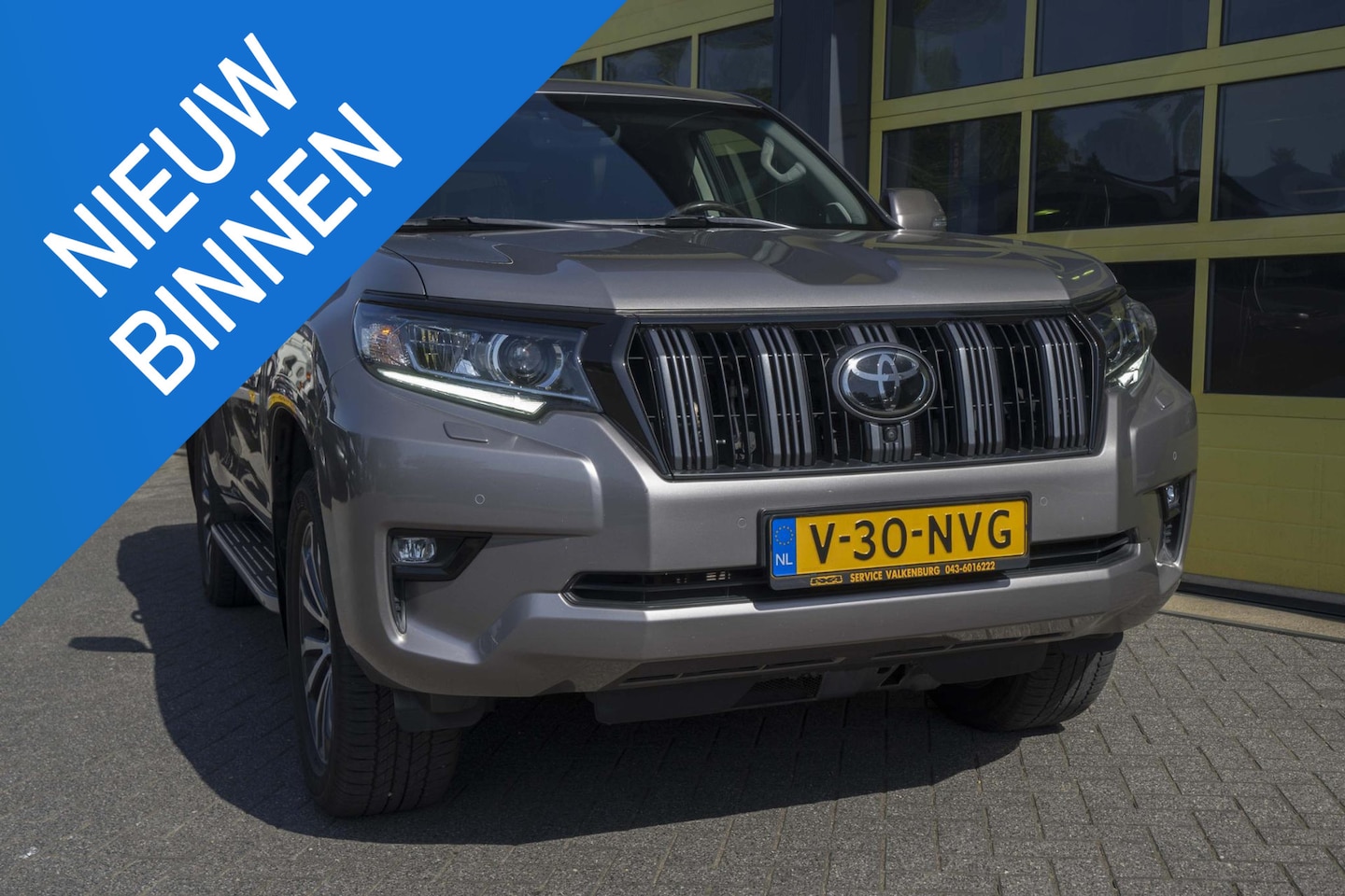 Toyota Land Cruiser - 2.8 D-4D-F Executive High Roof Window Van 2.8 D-4D-F Executive High Roof Window Van - AutoWereld.nl