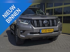 Toyota Land Cruiser - 2.8 D-4D-F Executive High Roof Window Van