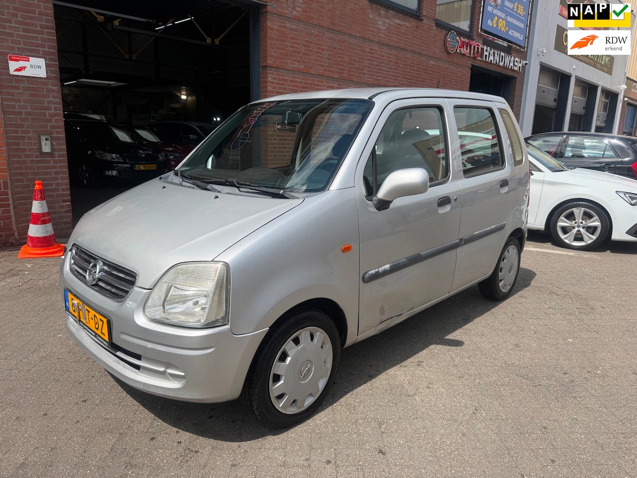 Opel Agila - 1.2-16V Comfort Bj 2003 Lage KM 10-2026 - AutoWereld.nl