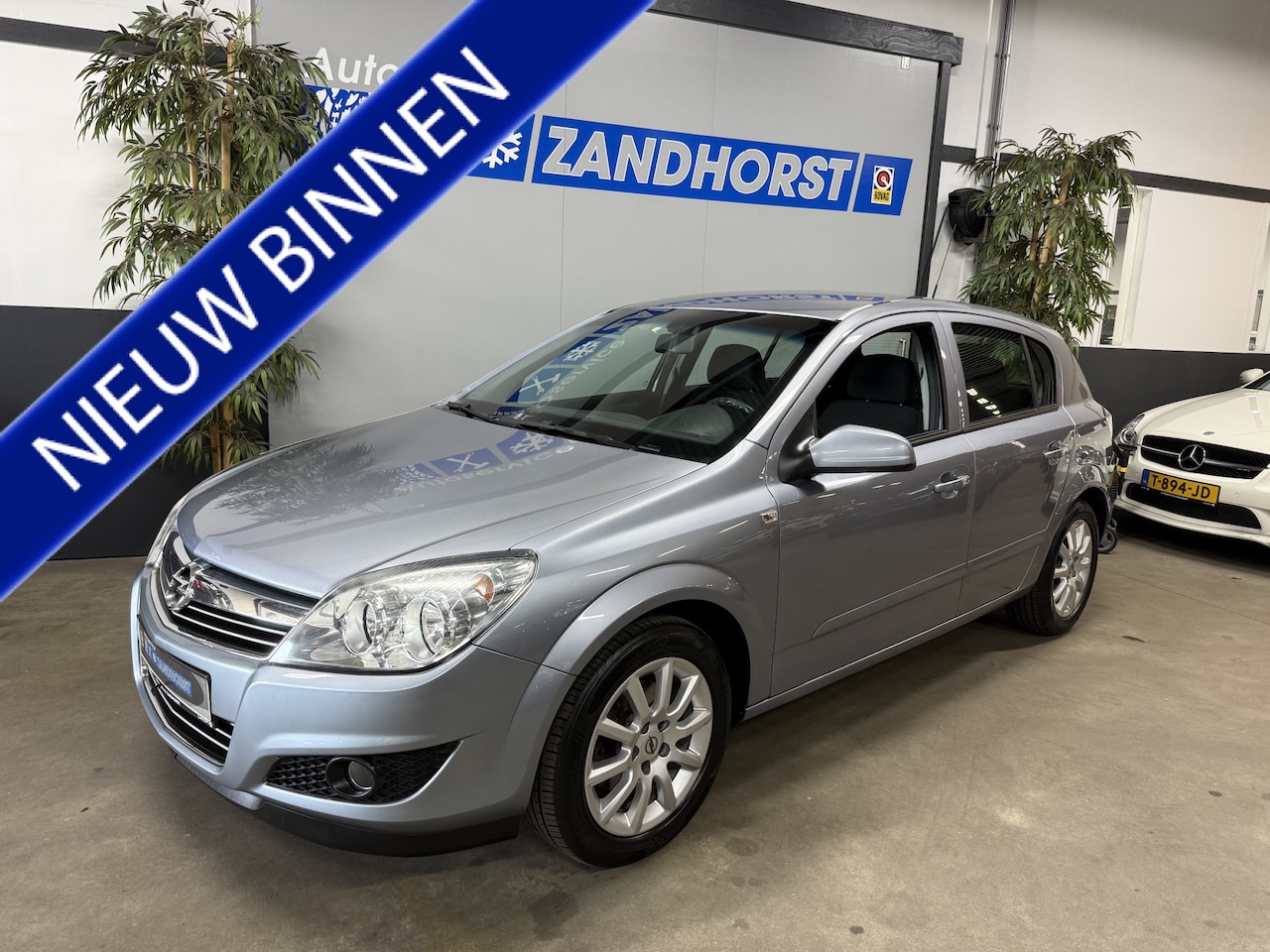 Opel Astra - 1.6 Temptation // Lage KM Stand !!! // Incl. Nieuwe APK - AutoWereld.nl