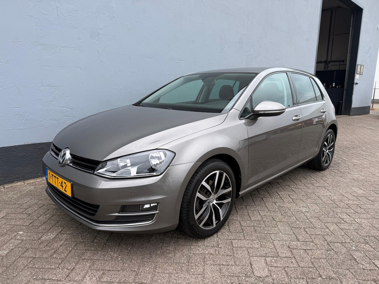 Volkswagen Golf - 1.2 TSI Highline - Navigatie - Stoel V.W. - AutoWereld.nl