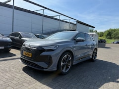 Audi Q4 e-tron - 50 Quattro S edition 77 kWh | panoramadak | sonos audio | keyless entry | trekhaak | matri