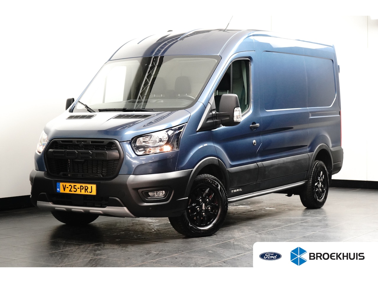 Ford Transit - 350 2.0 TDCI L2H2 Trail MHEV | Lederen Bekleding | Camera | Lichtmetalen Velgen | Stoelver - AutoWereld.nl