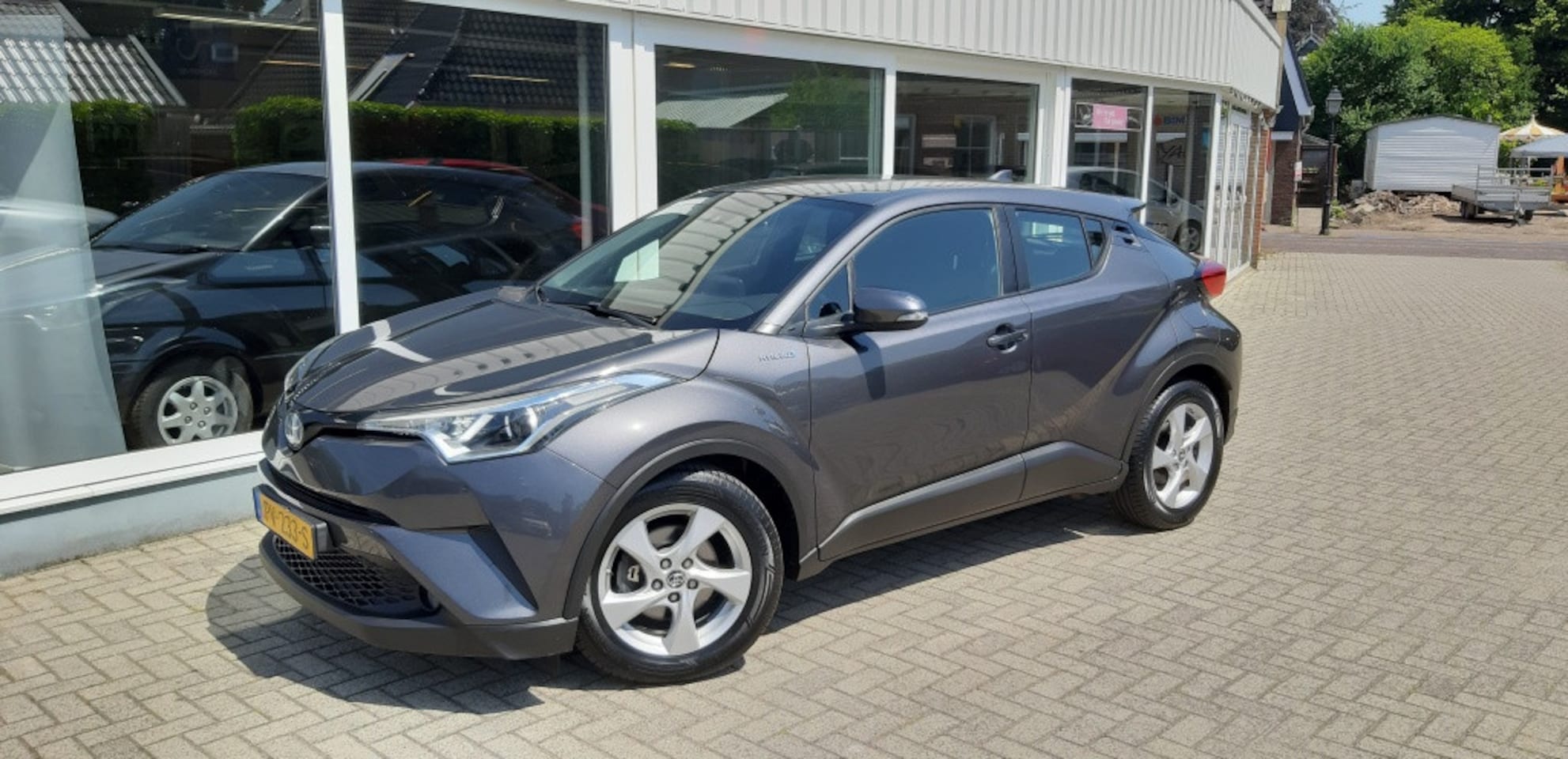 Toyota C-HR - 1.8 Hybrid Active Trekhaak/Navigatie/Camera/Cruise-control - AutoWereld.nl