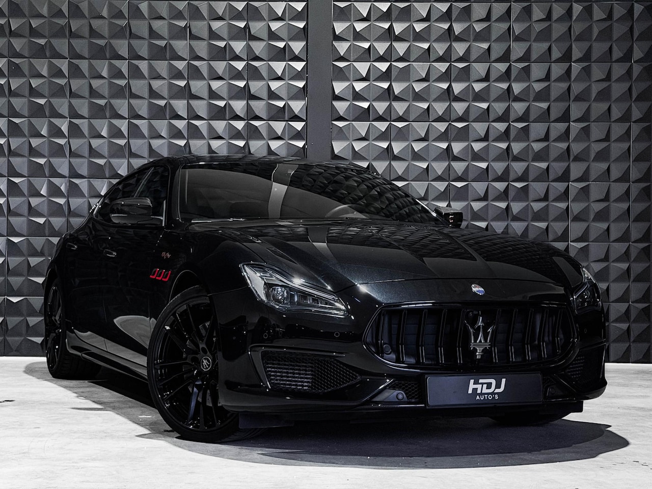 Maserati Quattroporte - 3.8 V8 Trofeo | 580pk | Schuifdak | Harman Kardon | Side | 21"| Matrix | Dealeronderhouden - AutoWereld.nl