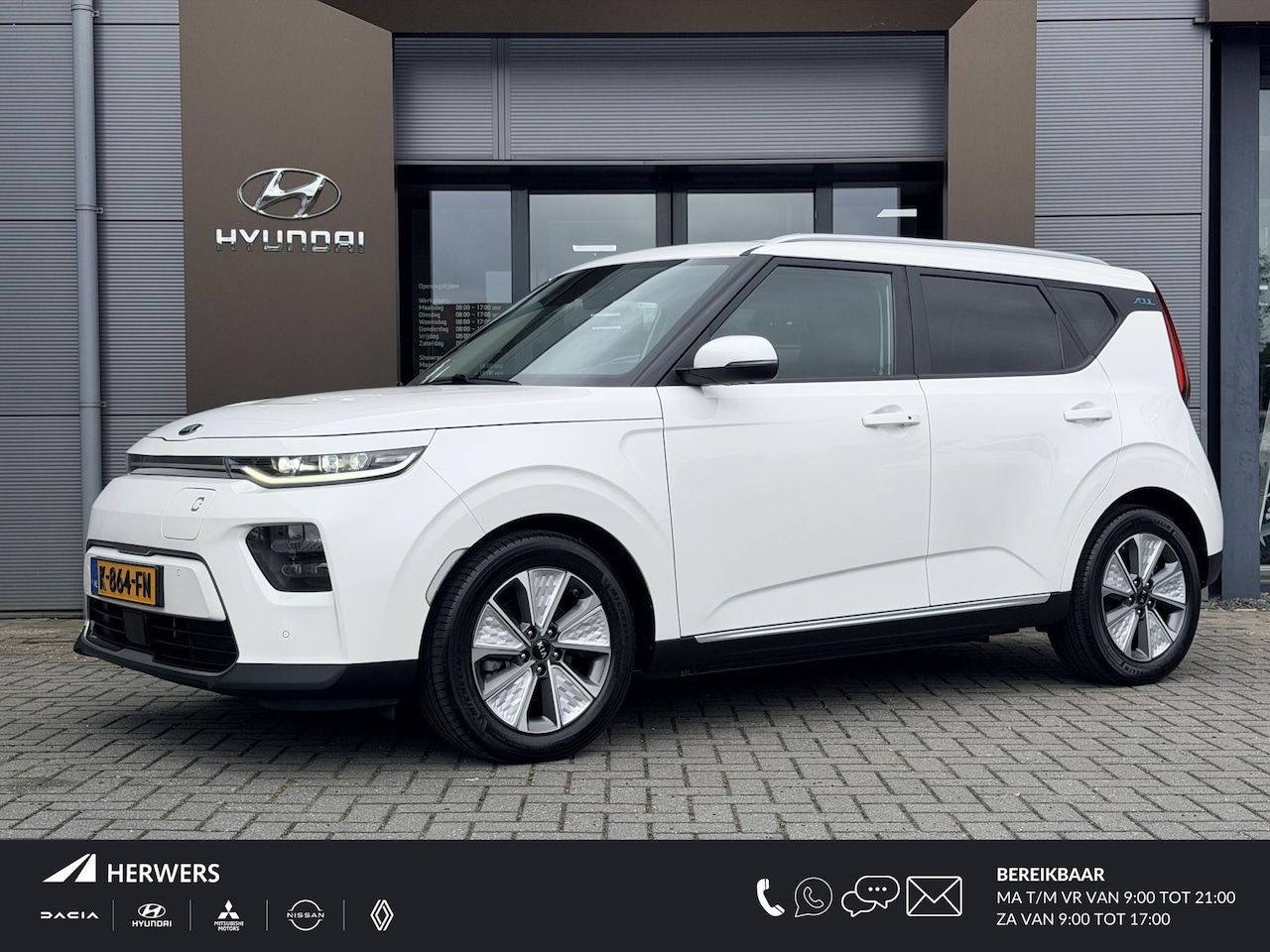 Kia e-Soul - DynamicPlusLine 39.2 kWh / 276 KM WLTP / SOH 100% / Stoel- & Stuurverwarming / Achteruitri - AutoWereld.nl