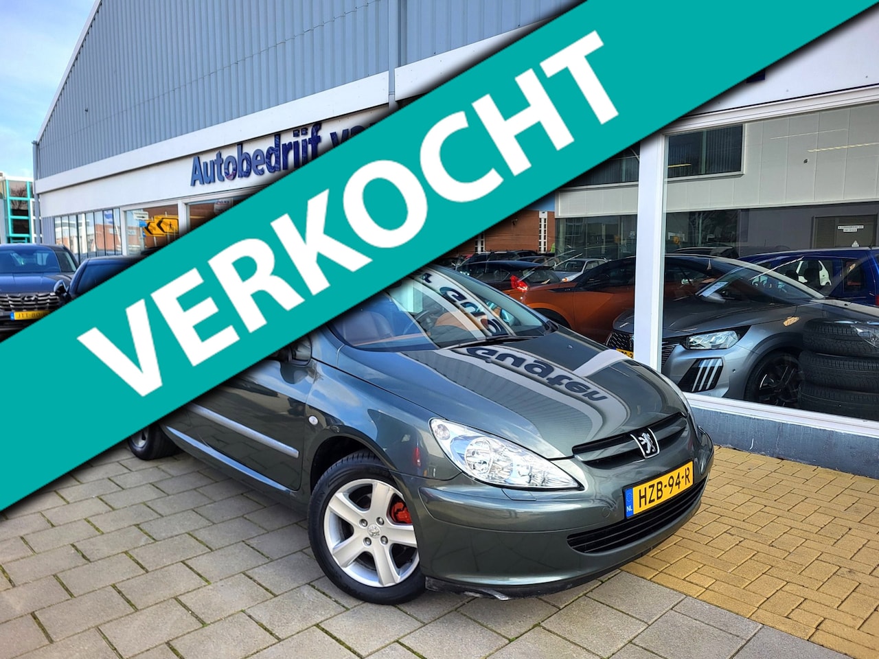 Peugeot 307 CC - 2.0-16V / Leder / Airco / Trekhaak / Automaat / Stoelverwarming / - AutoWereld.nl