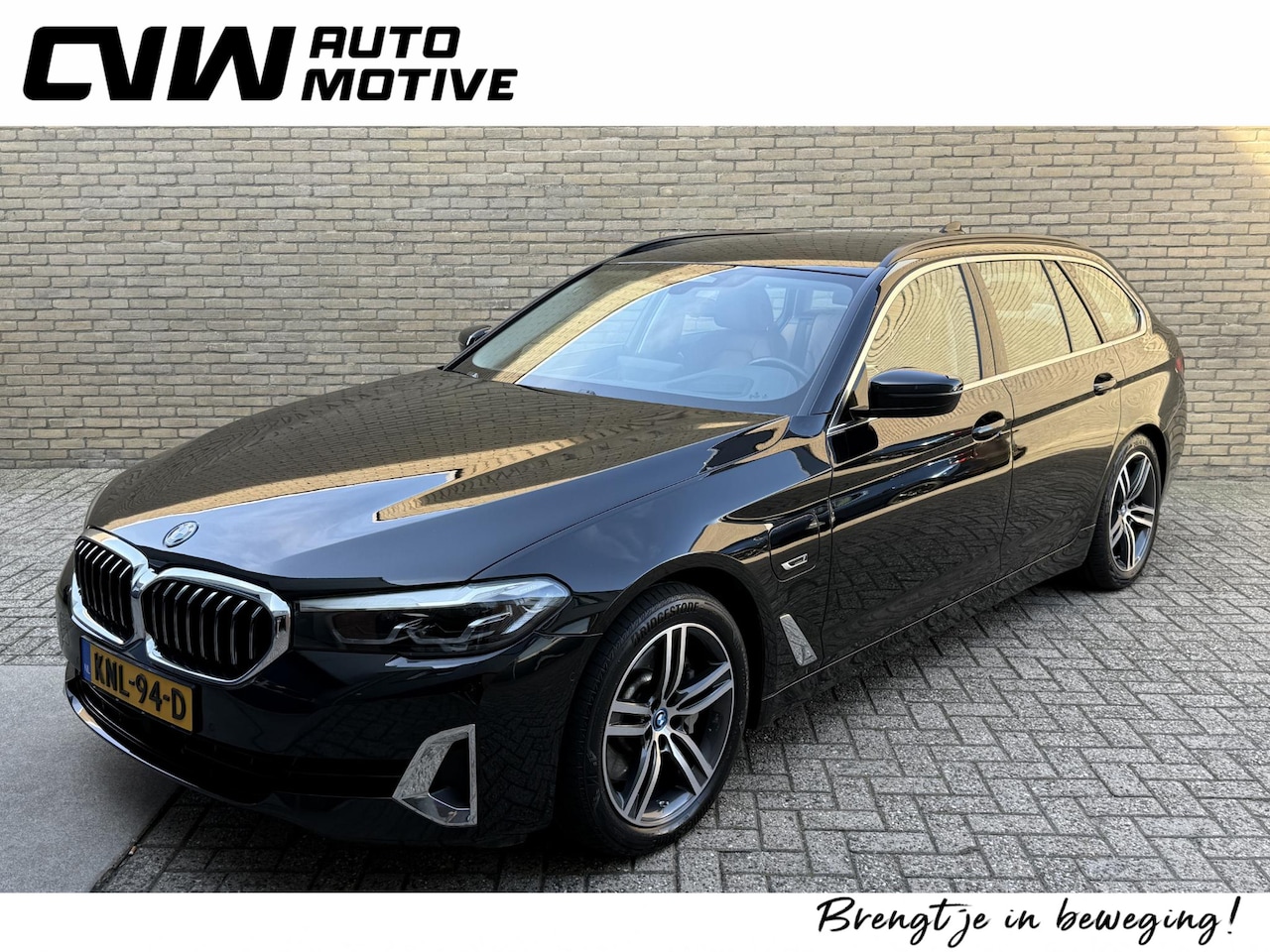 BMW 5-serie Touring - 530e Business Edition Plus Luxury | Lederen bekleding | Adaptieve cruise | Lane assist | H - AutoWereld.nl