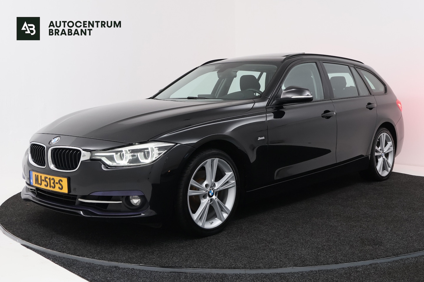 BMW 3-serie Touring - 320i (PANORAMADAK, TREKHAAK WEGKLAPBAAR, PARKEERSENSOREN, STOELVERWARMING, SPORSTOELEN, LE - AutoWereld.nl