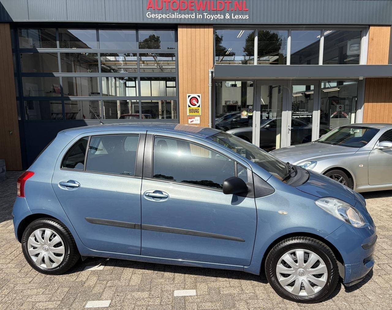 Toyota Yaris - 1.3 16v VVT-i Sol 5-drs + 12 MND BOVAG - AutoWereld.nl