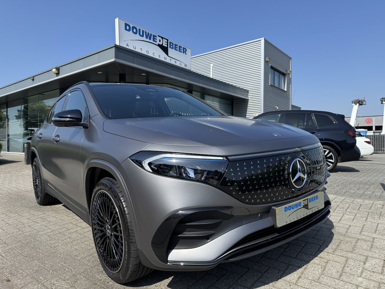 Mercedes-Benz EQA - 250+ Business Solution AMG 71 kWh HUD | Pano/dak | Memory | trekhaak | 360 camera | Keyles - AutoWereld.nl