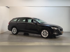 Skoda Octavia Combi - 1.0 e-TSI Business Edition Plus Camera Sfeerverlichting Navigatie Trekhaak