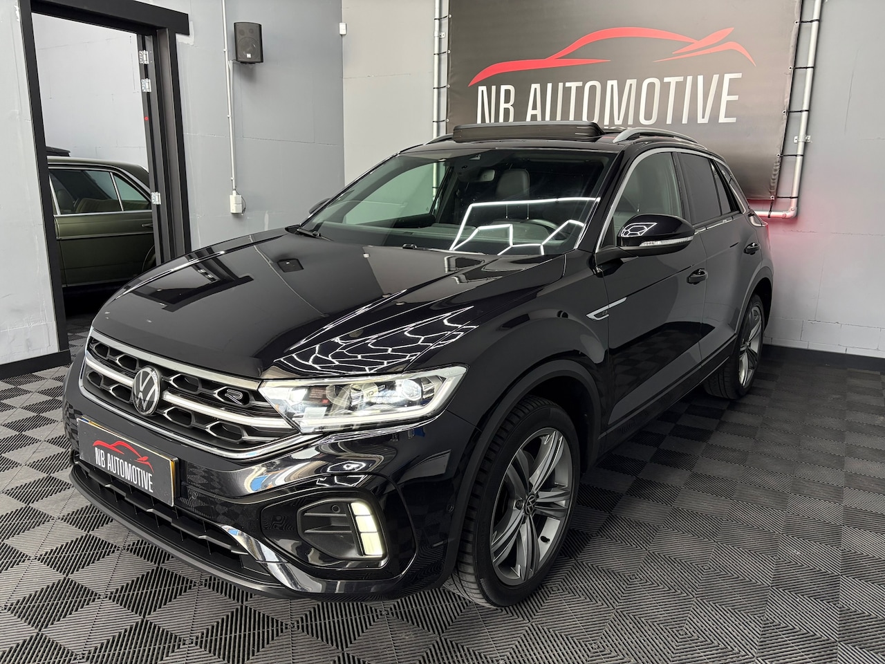 Volkswagen T-Roc - 1.5 TSI R-Line Pano - AutoWereld.nl