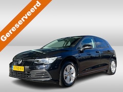 Volkswagen Golf - 1.0 eTSI DSG Life Business / Navigatie / PDC / Geheugen stoelen / Getint glas / 16'' LMV