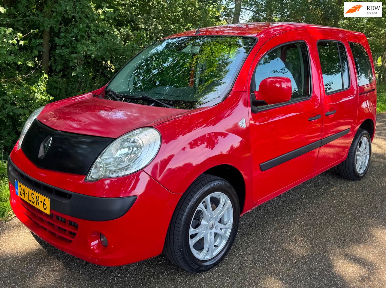 Renault Kangoo Family - 1.6-16V Expression 2010 NAP AIRCO CRUISE 5-PERSOONS - AutoWereld.nl