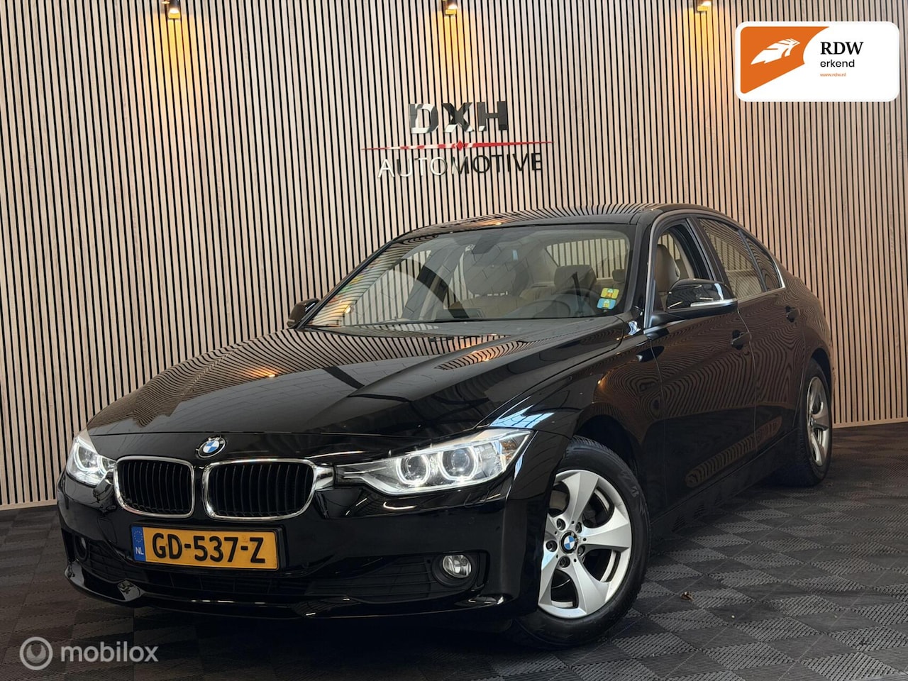 BMW 3-serie - 320i Executive OrgNL 1eEIGNR! XENON CARPLAY LEER - AutoWereld.nl