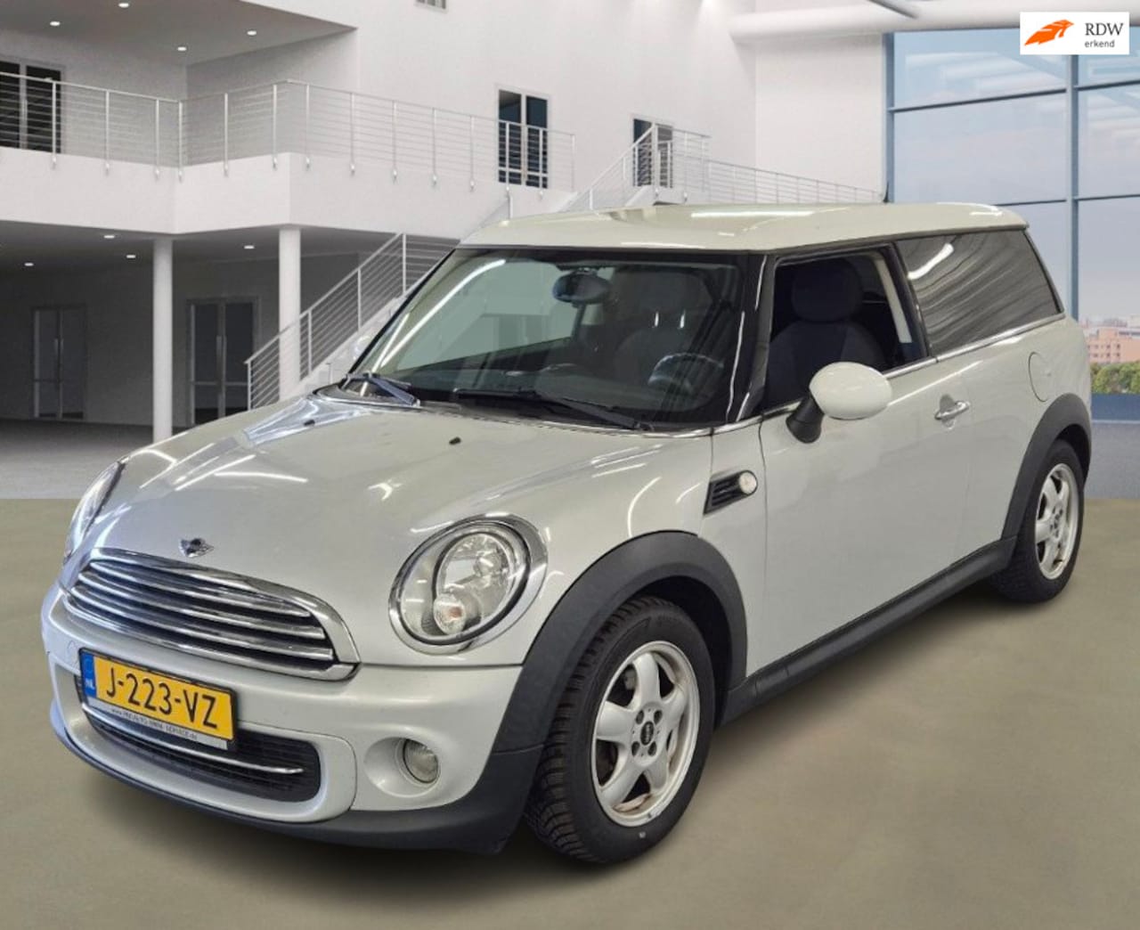 MINI Clubman - 1.6 Cooper Business Line PSENSOR CRUISE 2 X SLEUTELS - AutoWereld.nl