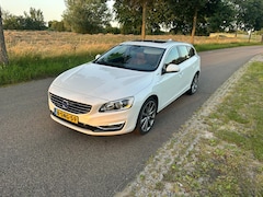 Volvo V60 - 2.4 D6 AWD Plug-In Hybrid Summum Opendak Memmory Leder Trekhaak
