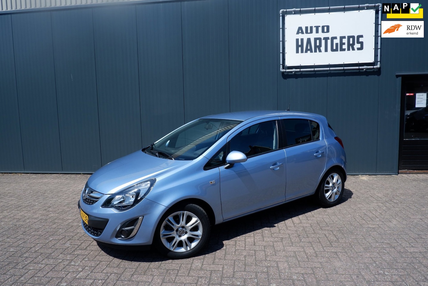 Opel Corsa - 1.4-16V BlitZ nav,airco,week 25 beschikbaar - AutoWereld.nl