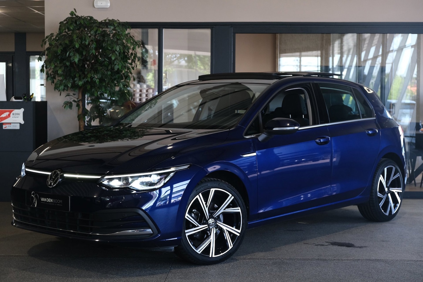 Volkswagen Golf - 8 1.5 eTSI Style DSG Pano Led Trekhaak Navi Virtual ACC Memory - AutoWereld.nl