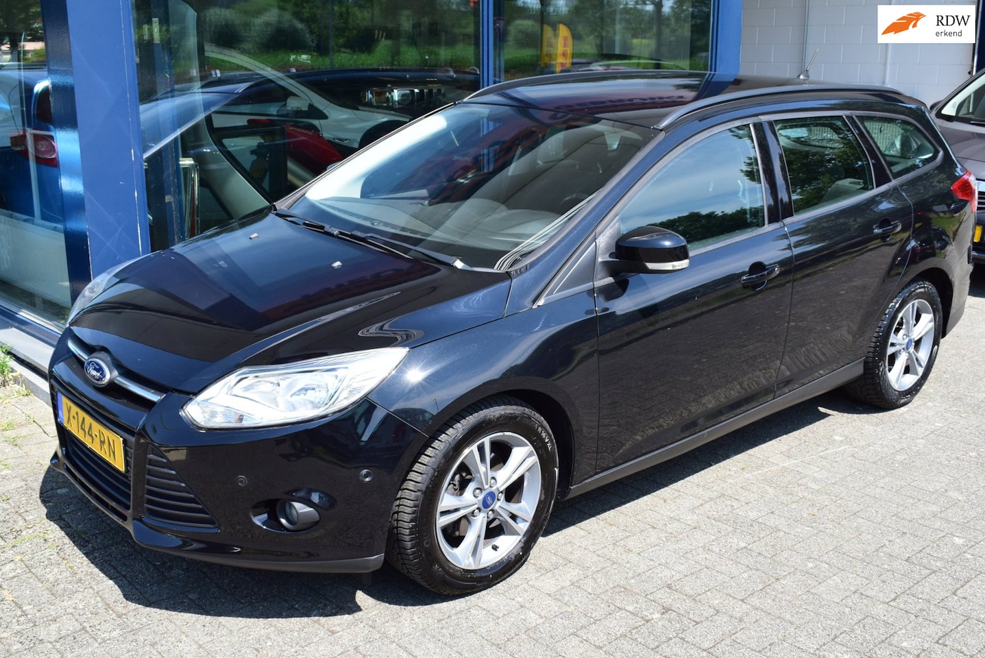 Ford Focus Wagon - 1.0 EcoBoost Titanium 1.0 EcoBoost Titanium - AutoWereld.nl
