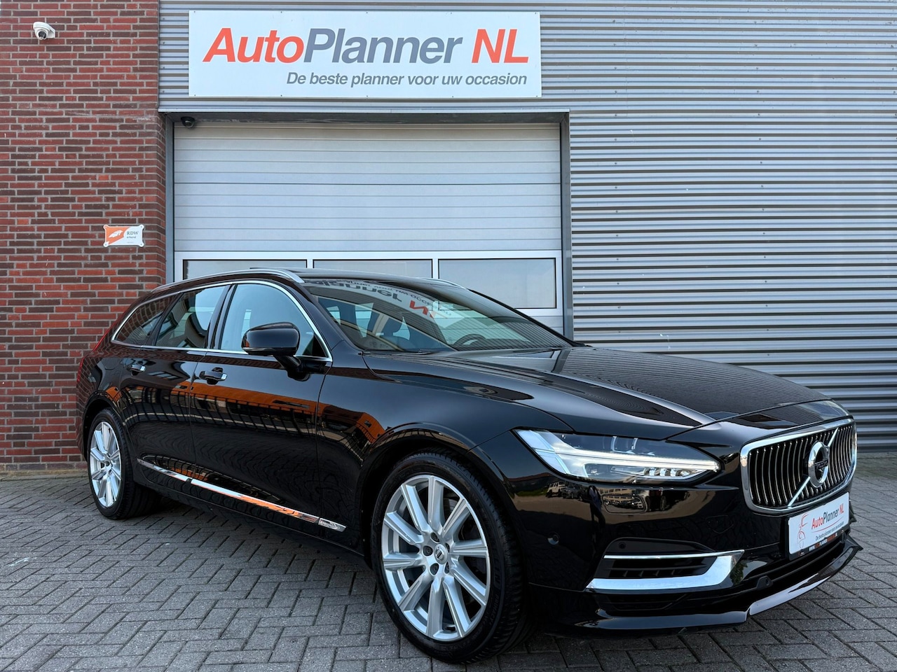 Volvo V90 - 2.0 T8 AWD Inscription! 360° Camera! Leder! Pano! - AutoWereld.nl