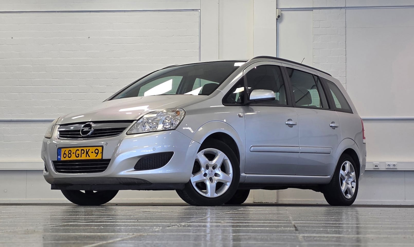 Opel Zafira - 1.8 Business 7-zits Trekhaak Navigatie Garantie - AutoWereld.nl