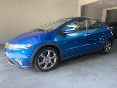 Honda Civic - 1.8 Executive Airco Glazen dak * HITTE GOLF AKTIE