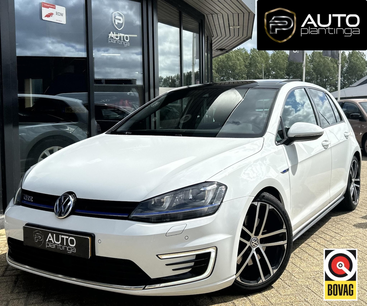Volkswagen Golf - 1.4 TSI GTE ACC | PANO | STOELVERW | CAMERA | STOELVERWARMING | NAP | 18 INCH | NIEUWE DSG - AutoWereld.nl