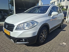 Suzuki SX4 S-Cross - 1.6 Exclusive navigatie / camera / trekhaak / opendak