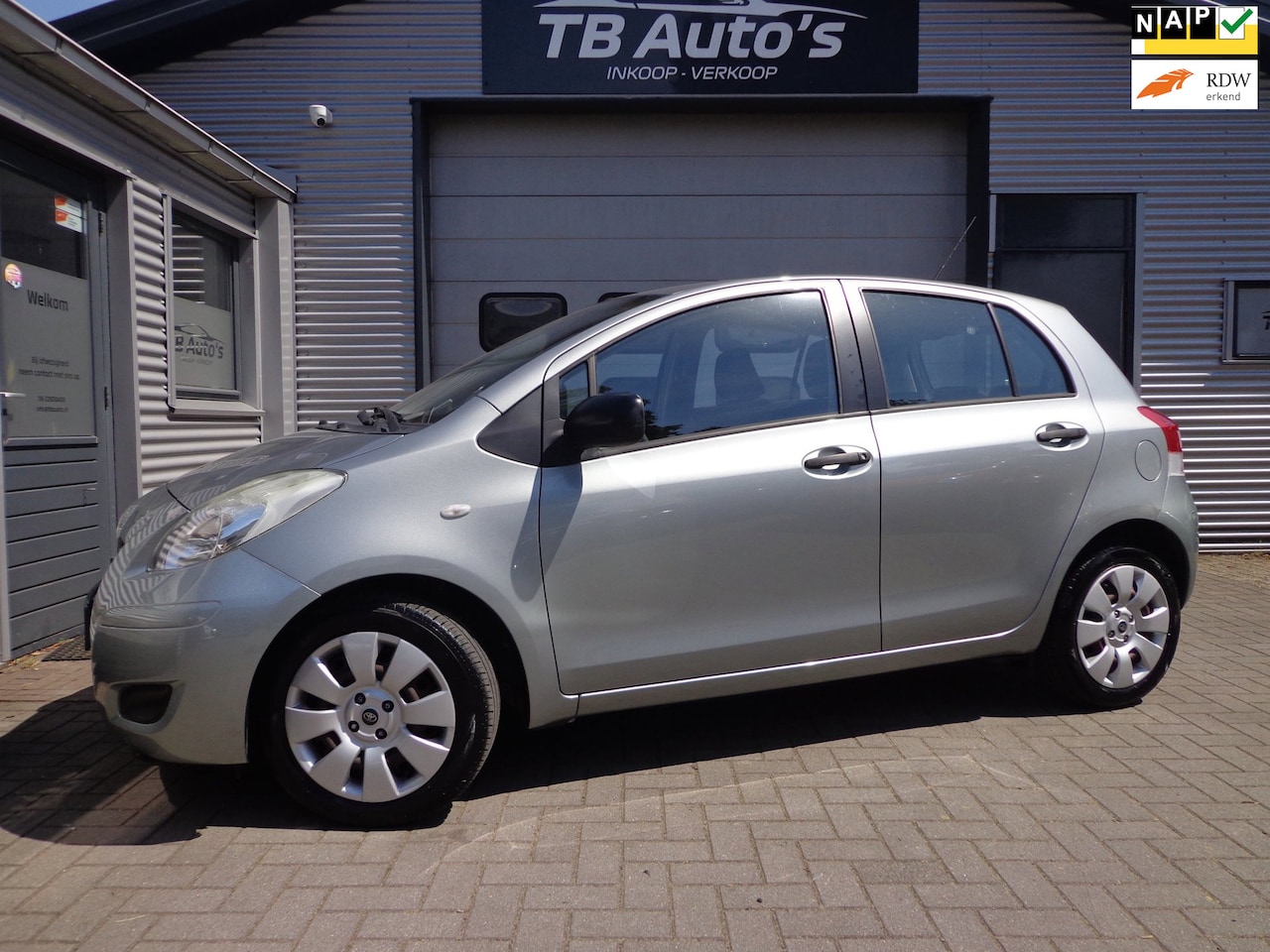 Toyota Yaris - 1.3 VVTi Comfort 5-DRS ! AIRCO / 71.607 KM ! - AutoWereld.nl