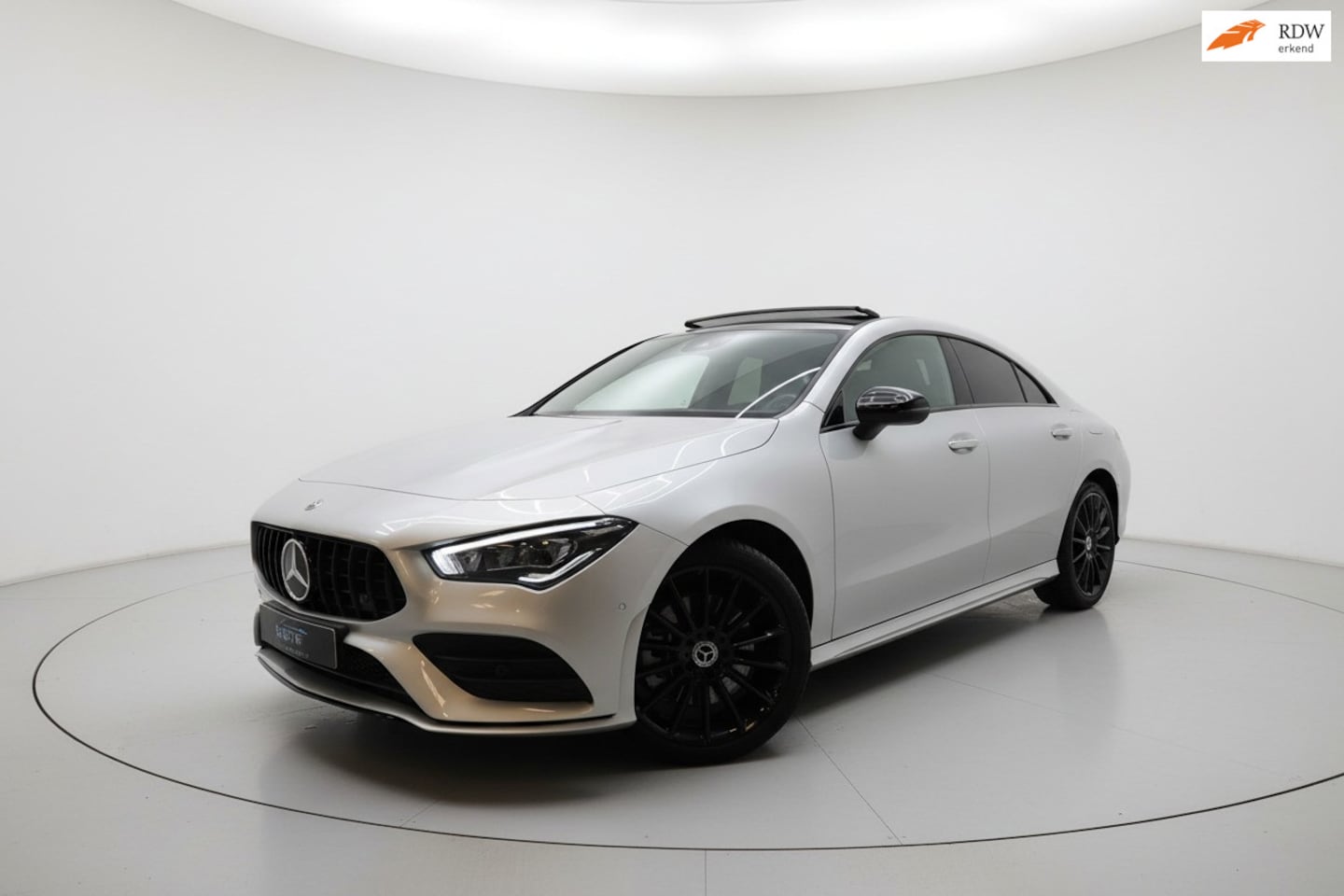 Mercedes-Benz CLA-Klasse - 250 e AMG NIGHT PANO SFEER CAM - AutoWereld.nl