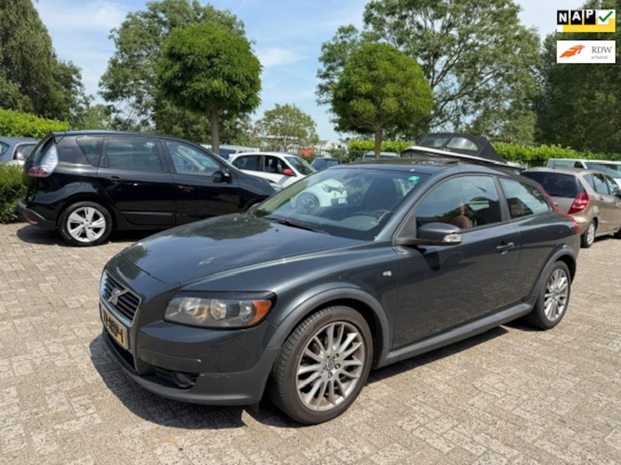 Volvo C30 - 1.6D DRIVe Sport /bj.2009 / kleur: grijs /airco / open dak / sportvelgen / rijdt perfect/A - AutoWereld.nl