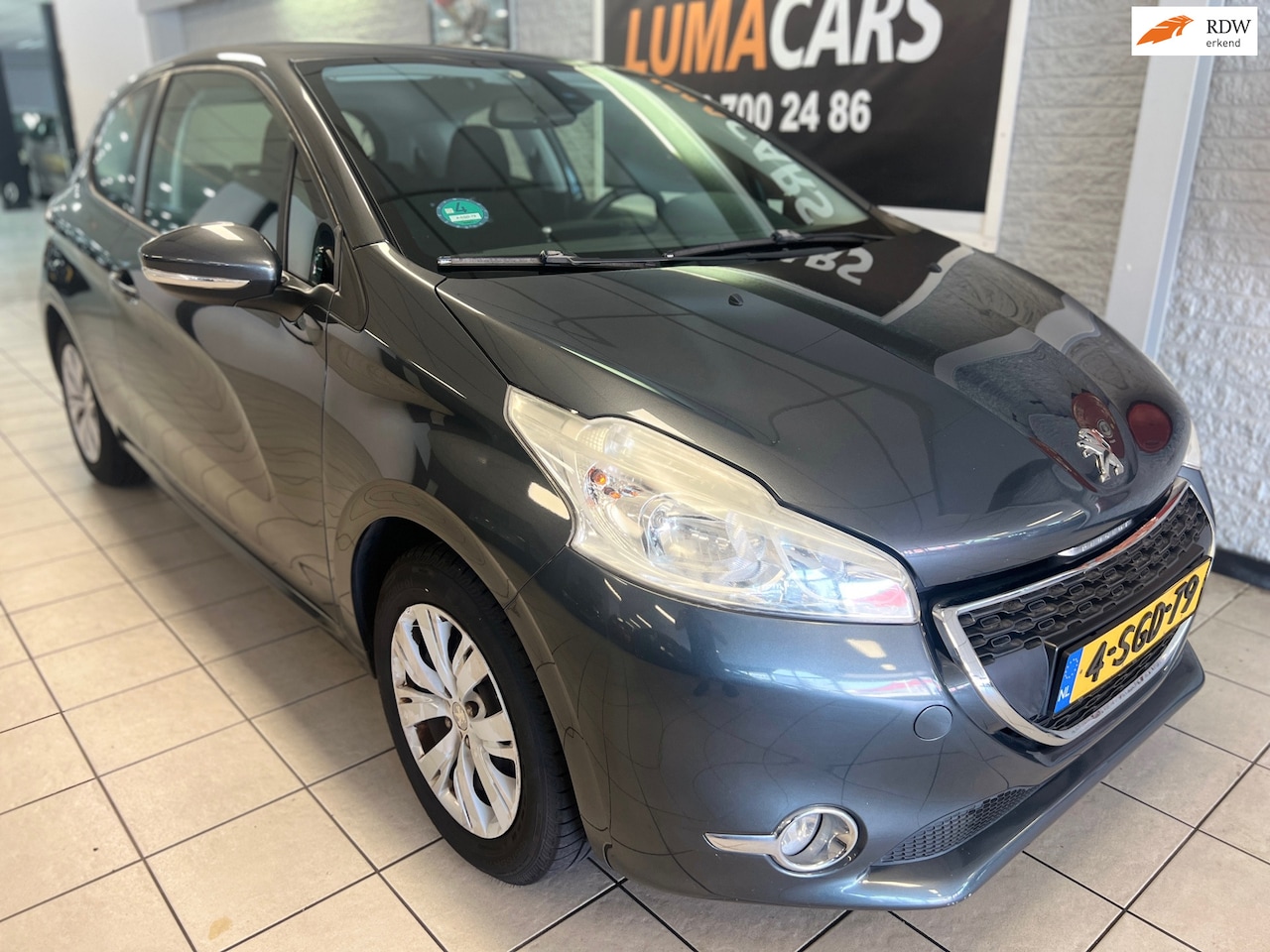Peugeot 208 - 1.2 VTi Envy |Nieuwe APK | Distri. verv. |Cruise - AutoWereld.nl