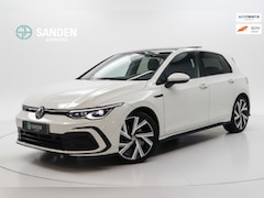 Volkswagen Golf - 1.5 eTSI R-Line|Automaat|Full options|Matrix LED|Navi|Panodak|Camera|Winterpack|Sfeerverli