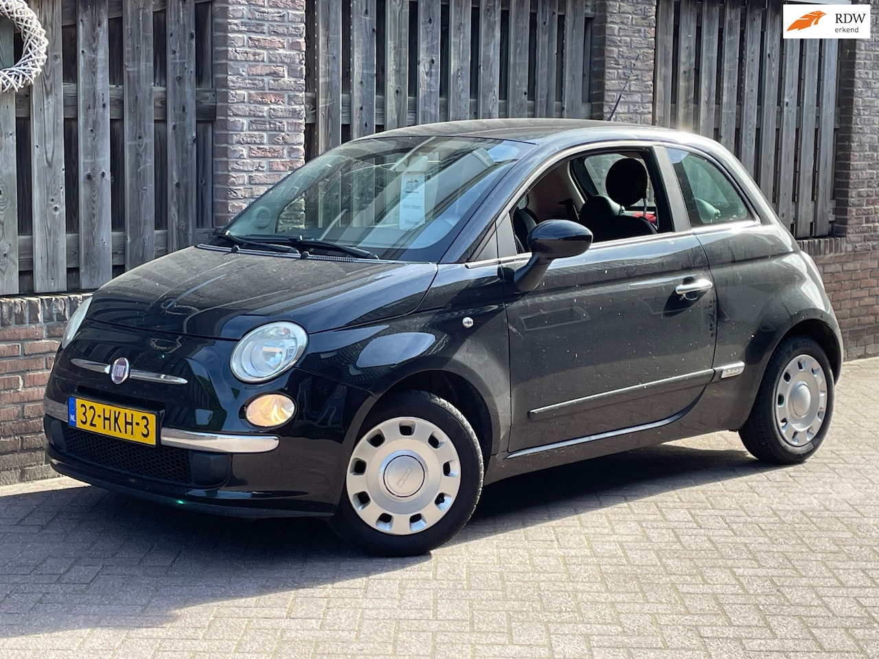 Fiat 500 - 1.2 Pop Elec.ramen, radioCD, Zwart, APK 07-2027! - AutoWereld.nl