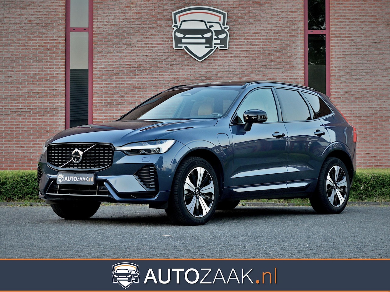 Volvo XC60 - 2.0 T6 Recharge AWD Plus Dark | Trekhaak - AutoWereld.nl